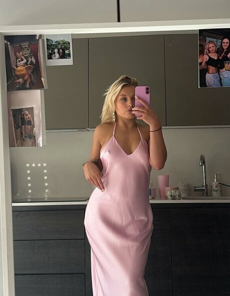 Luceoliviaxo naked model img