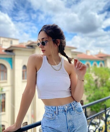 zeynepsedefaydemir xxx star img