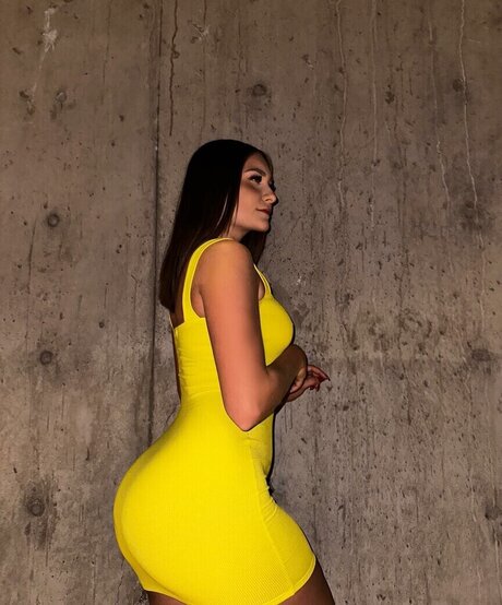 jennypetersonnn model top photo