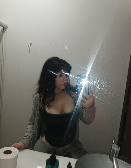 Jullyahr naked model galleries