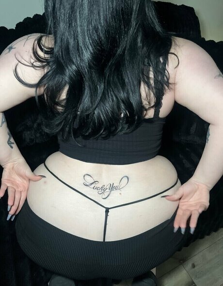 Elita Grey naked model images