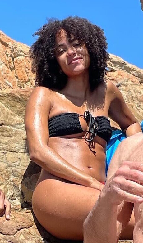 Lou Llobell sexy star pic