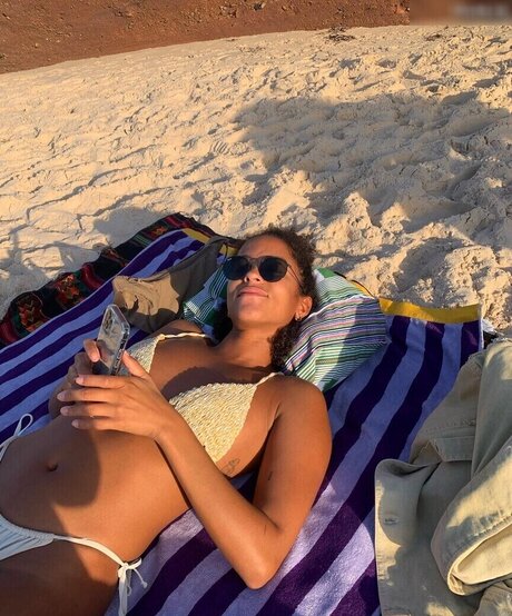 Lou Llobell pornstar nudes photos