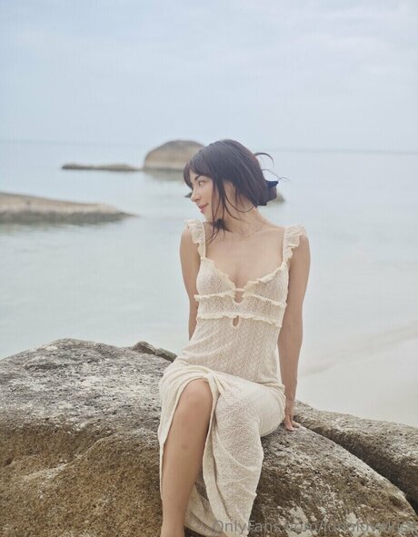 Luna Lovekiss erotic pornstar pics