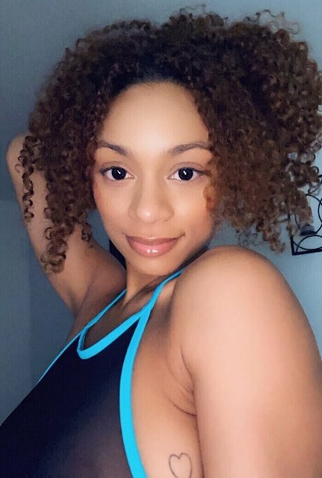 Tpnaomi pornstar hot image