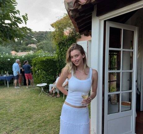 Nursevirg naked pornstar archive