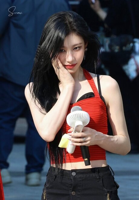 Chaeryeong naked actress pics