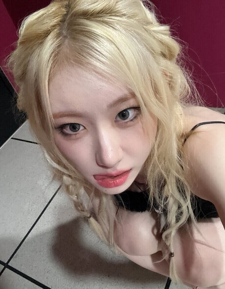 Chaeryeong nice model images