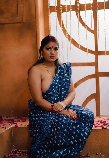 Anjali Gaud star erotic image