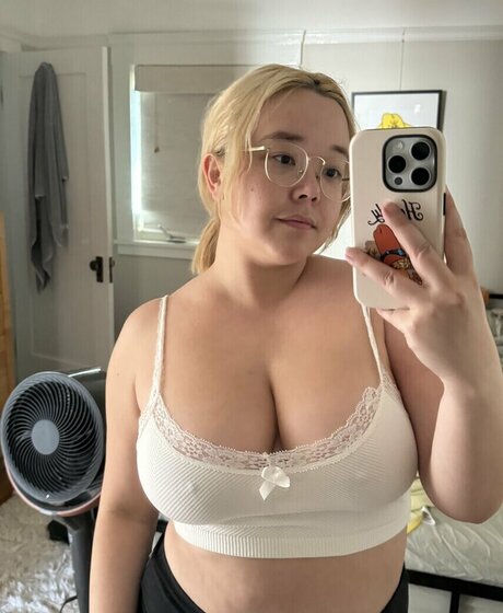 bingsuccino model perfect photo