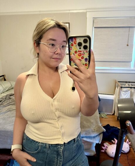 bingsuccino hot model photo