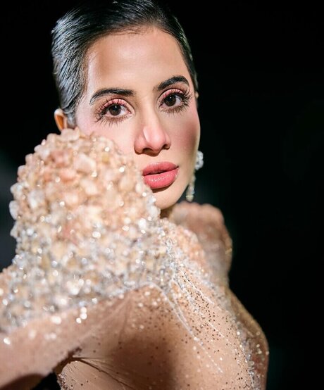 Urfi Javed model perfect photo