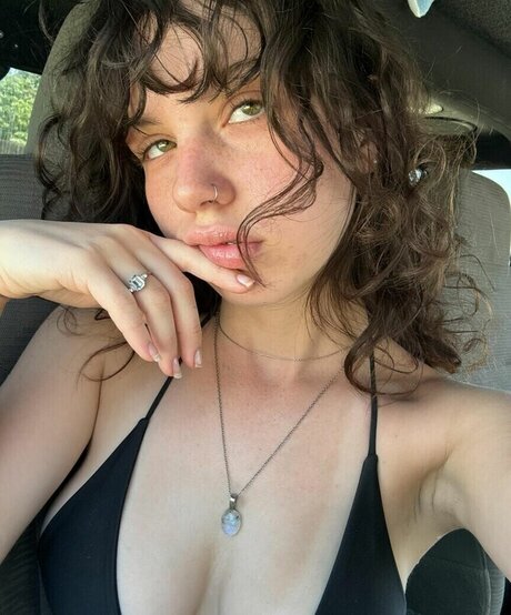 kambriachaerose erotic model image