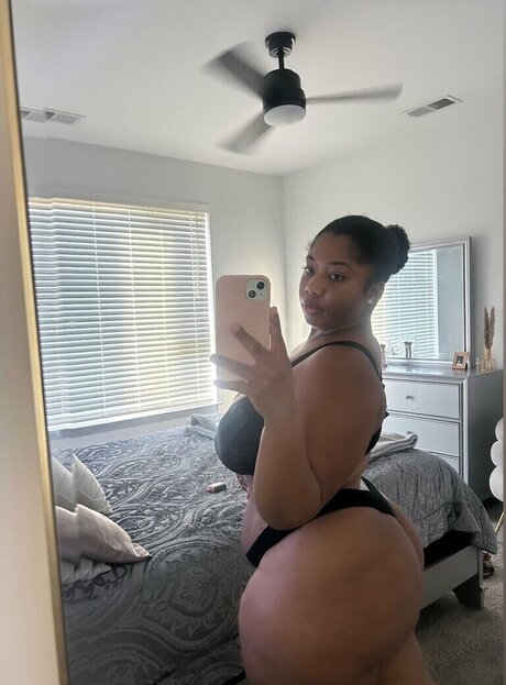 shesjuicy nude model archive