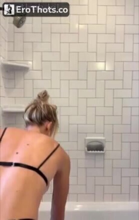 Yrsa Dawn star pretty galleries