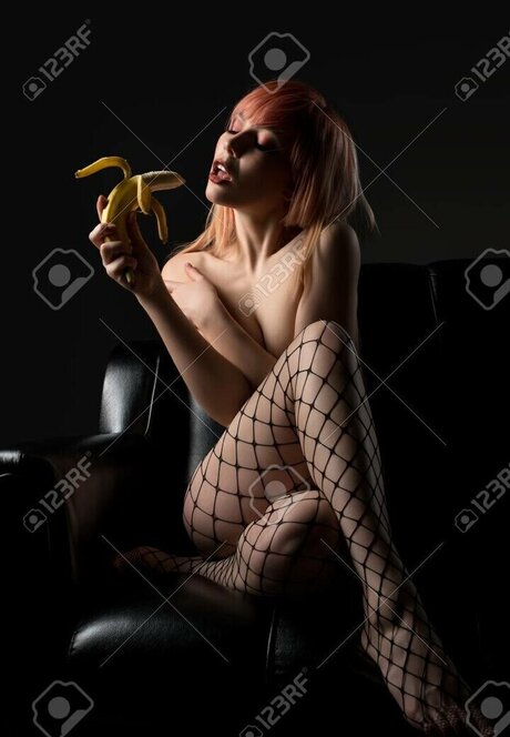 Banana Girl sexy actress photo