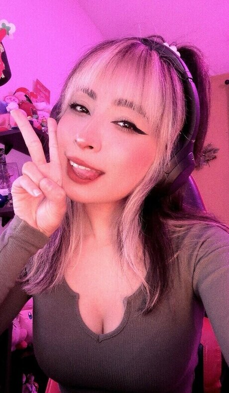 Nanatyx nice actress photos