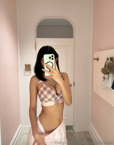 Taba Ardestani hot model pics