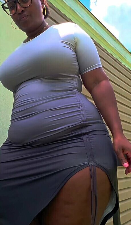 Miaa Sapphire model nude pics