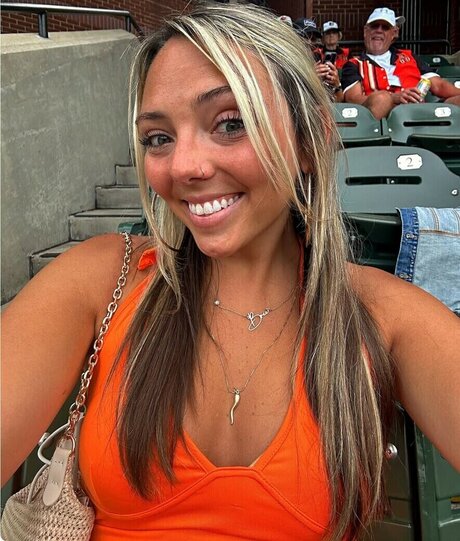 Bree Delio pretty star image