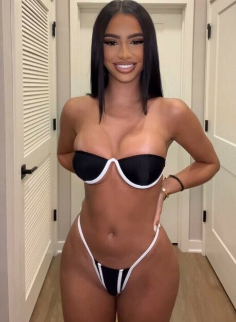 Seniaax3 top model images