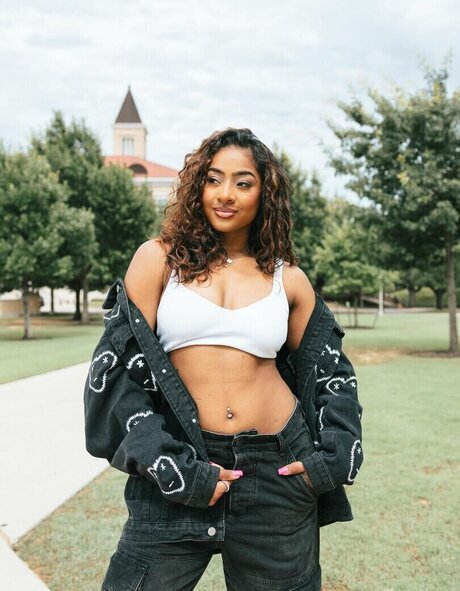 Deja Kelly erotic pornstar img