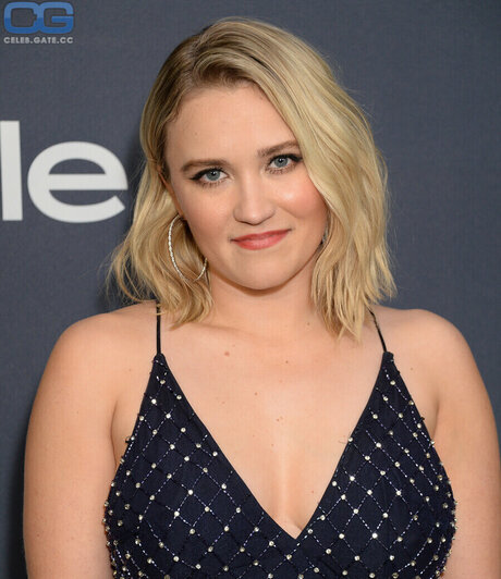emilyosment pornographic model photos