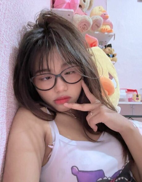 Riska Saputri star pornographic image