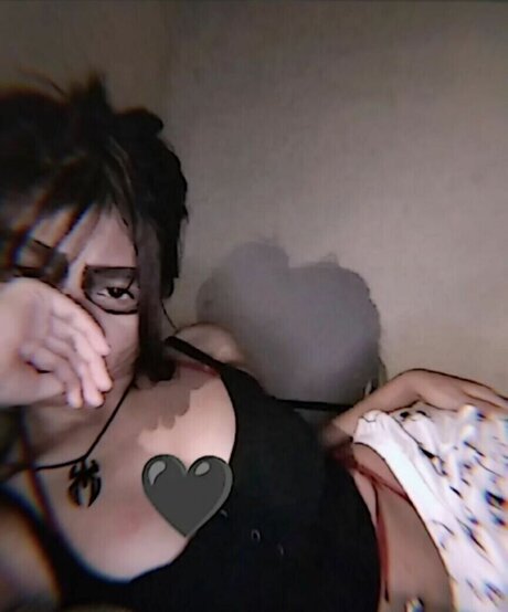 Riska Saputri erotic model image