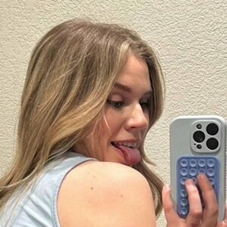 Eliza Rose hd actress photos