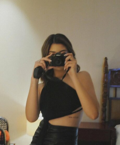 Lianne Valentin art actress gallery