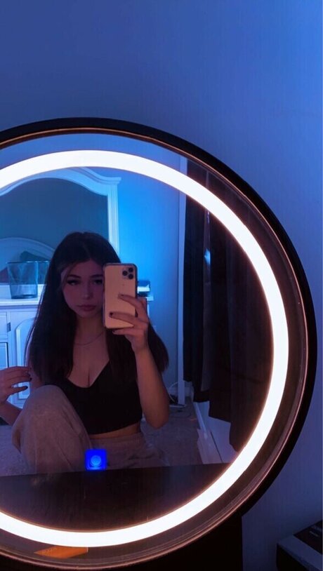 xoscarlettx model perfect pictures