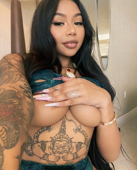 Tianna Lynn model pornographic photos