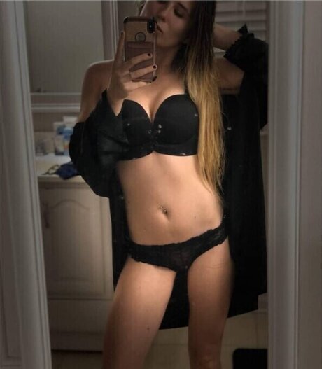 Playfuldeedee model perfect pictures