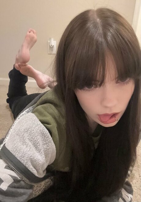 isizzly pretty actress pic