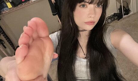 isizzly star pornographic photo