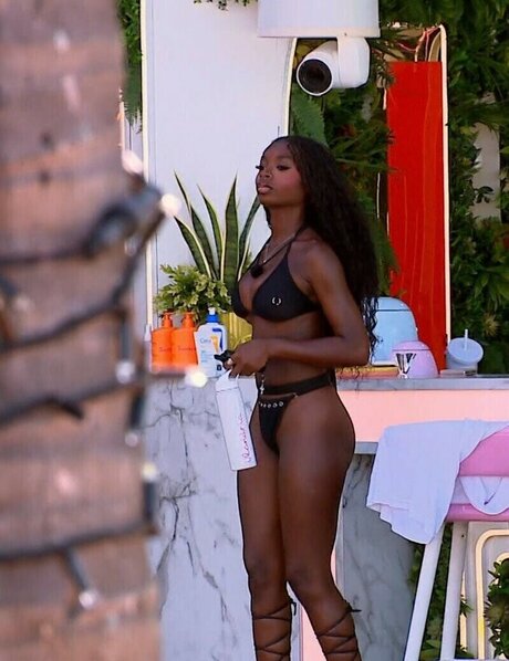 Olandria Carthen erotic model picture