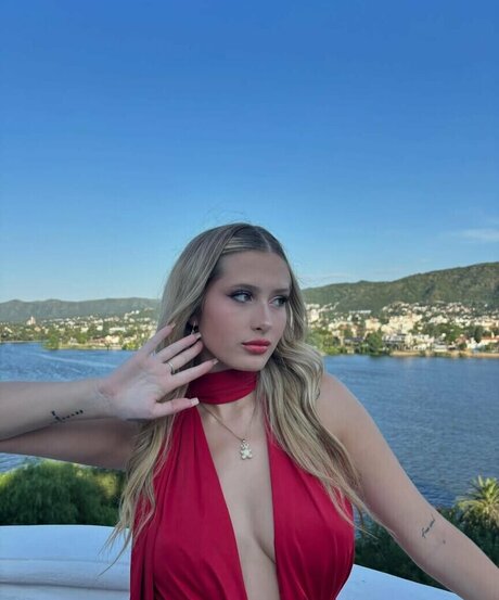 Lola Poggio pornstar erotic img