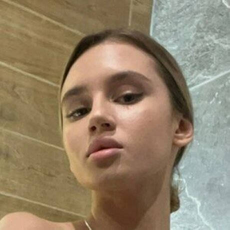 Mia Bloom exclusive actress archive