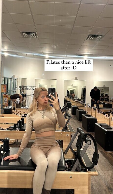 Alessandra Lucia sexy model photos