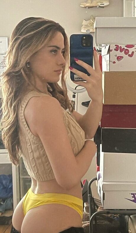 Alessandra Lucia model nudes img