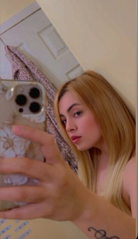 Rubi Slz star hot pics