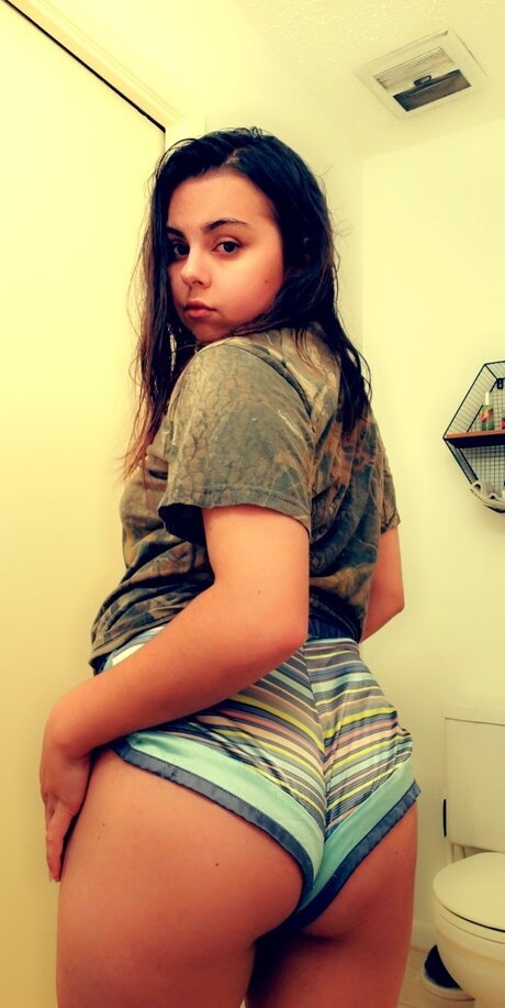 Kinky Kitten exclusive model images