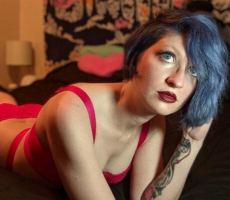 flirtybird model best image