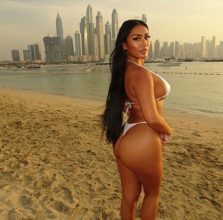 Ava 32DD_ nice star picture