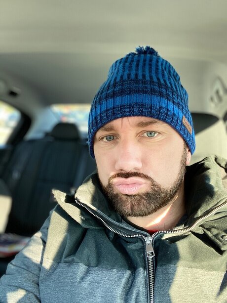 Niko Lovax actress gallery