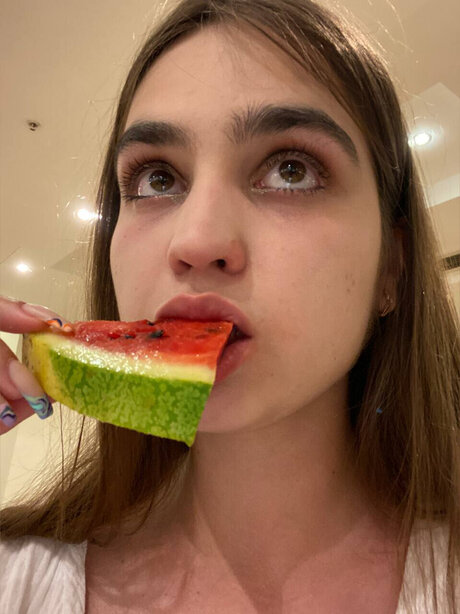 _Your Roxy_ naked model gallery