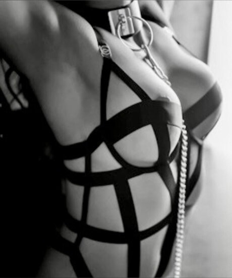 thathotwifenextdoor star nudes archive