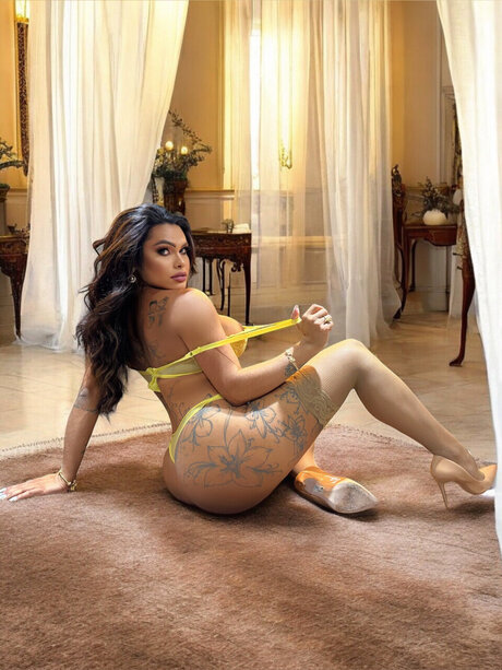 GABRYYELLA DANTAS pornstar nude img