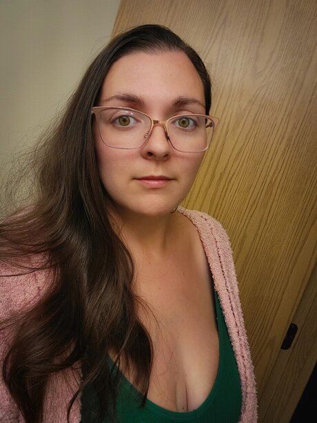 Lulu Lovegren hd actress image